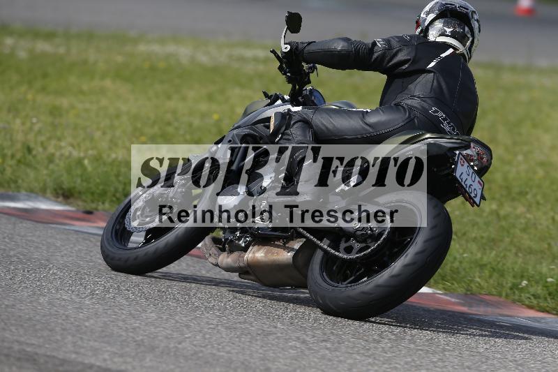 /15 13.05.2025 Max Racing ADR/Gruppe gruen/backside